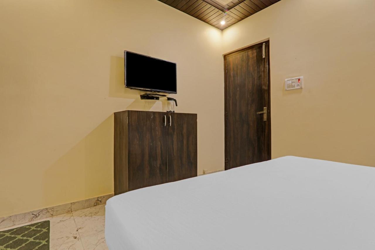 Oyo Flagship 83473 Kp 3* Varanasi